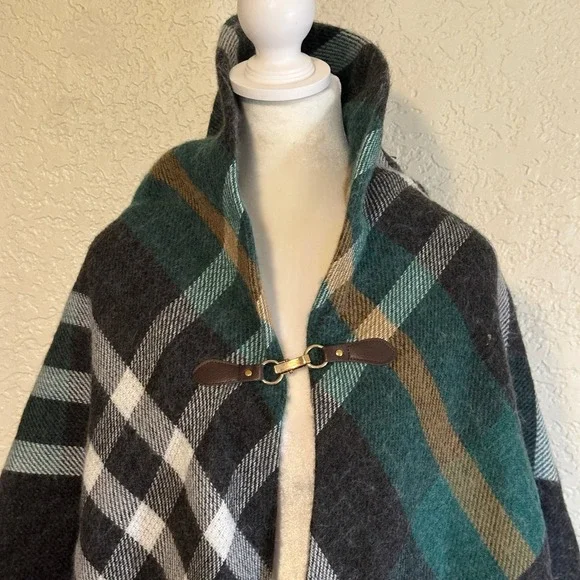 Modena Plaid Cape Poncho Scarf Shawl Women Green Brown Tan Buckle Closure Fringe - Picture 4 of 11